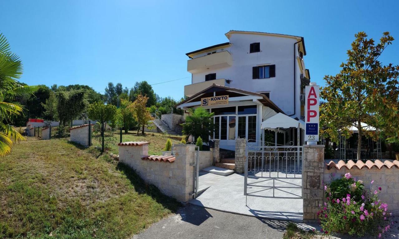 Apartments Lori Poreč Kültér fotó